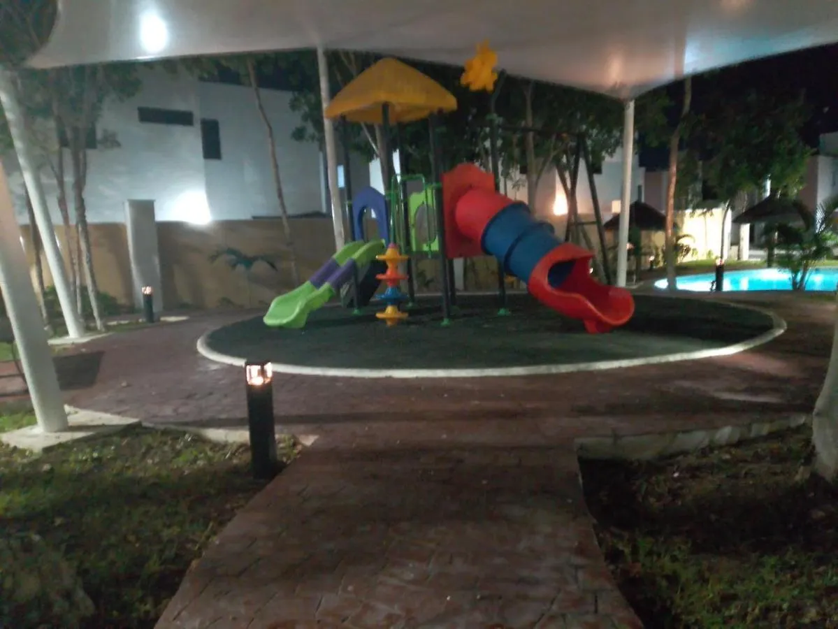 Сasa de vacaciones Casa En Privada Con Alberca, Excelente Para Vacaciones Y Descanso Villa Playa del Carmen