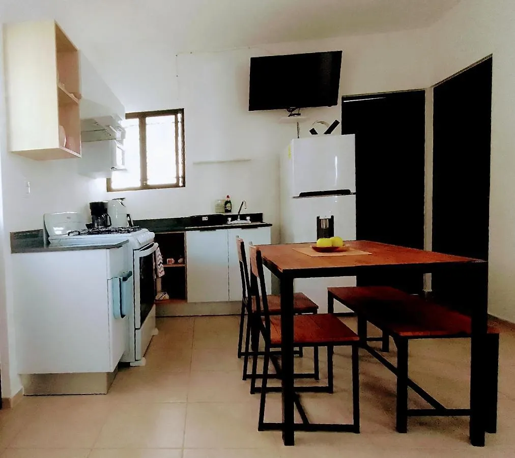 Nyaraló Casa En Privada Con Alberca, Excelente Para Vacaciones Y Descanso Villa Playa del Carmen